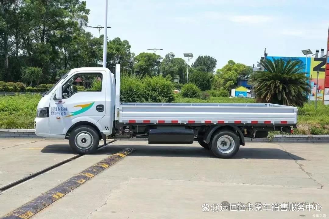 东风途逸T5 CNG省钱利器：经济高效的商用新选择(图6)